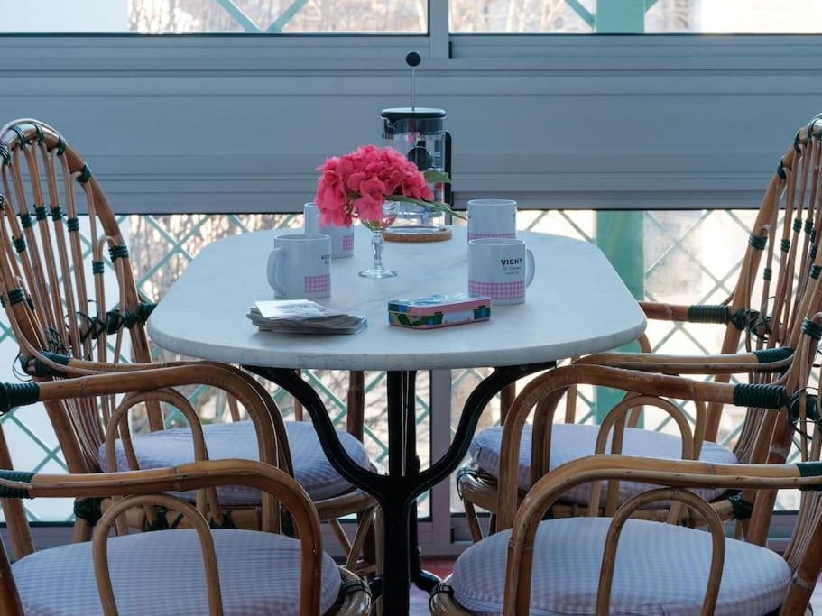 Le Joyau Des Parcs Classe 4 Etoiles Appartement Central Au Calme Avec Terrasse Vichy Exteriör bild
